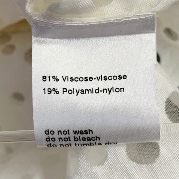 AKRIS Size 6 White Viscose Blend Dots Short Sleeve Crew Neck Casual Top - Picture 8 of 10